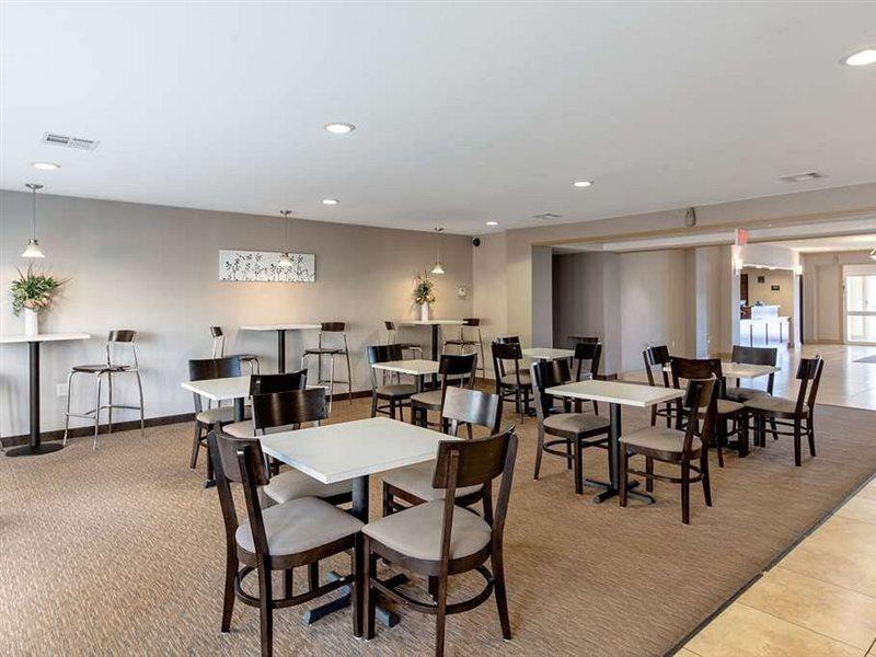 Spark By Hilton Hotel 3*