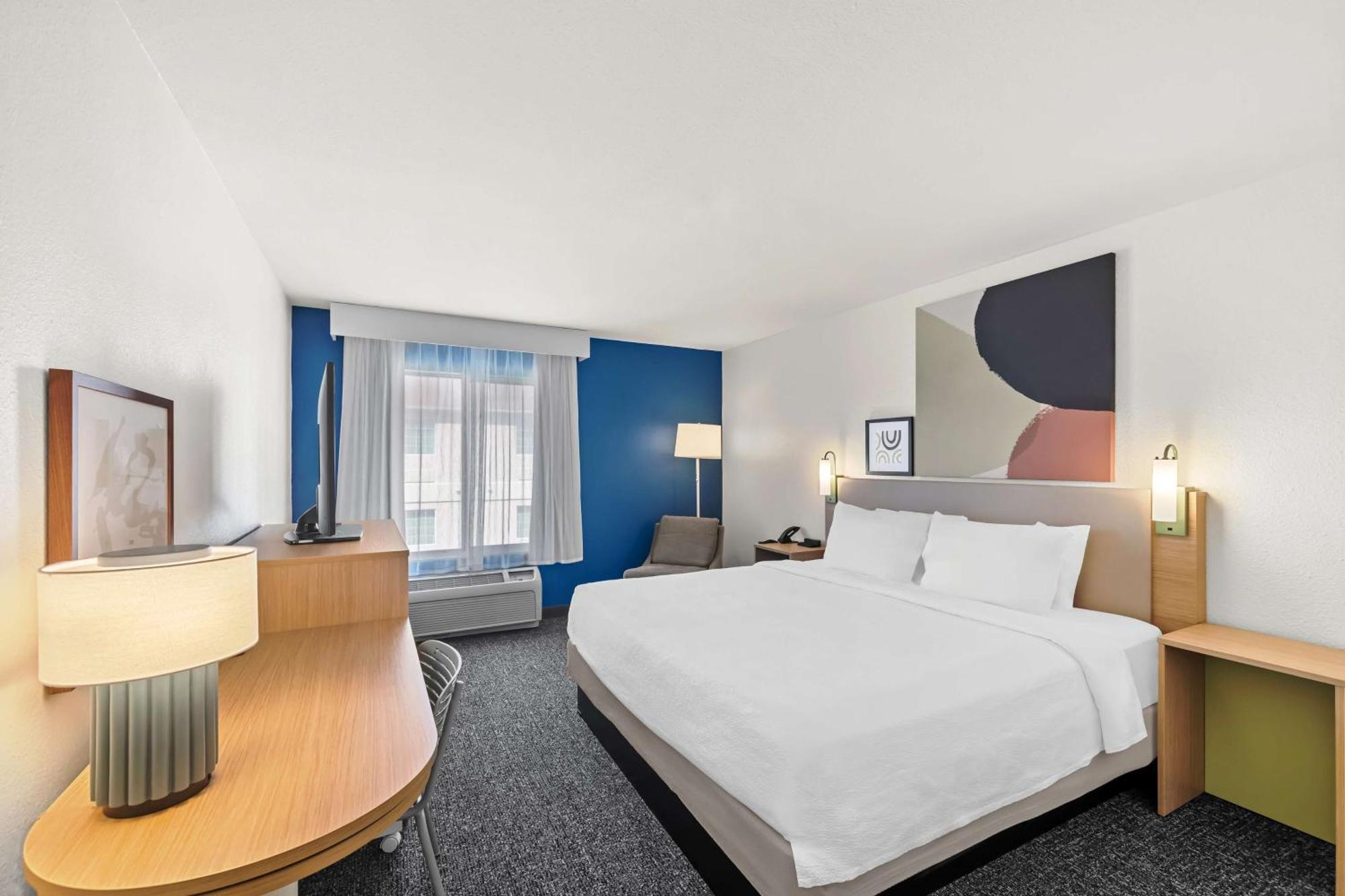 Spark By Hilton Hotel 3*