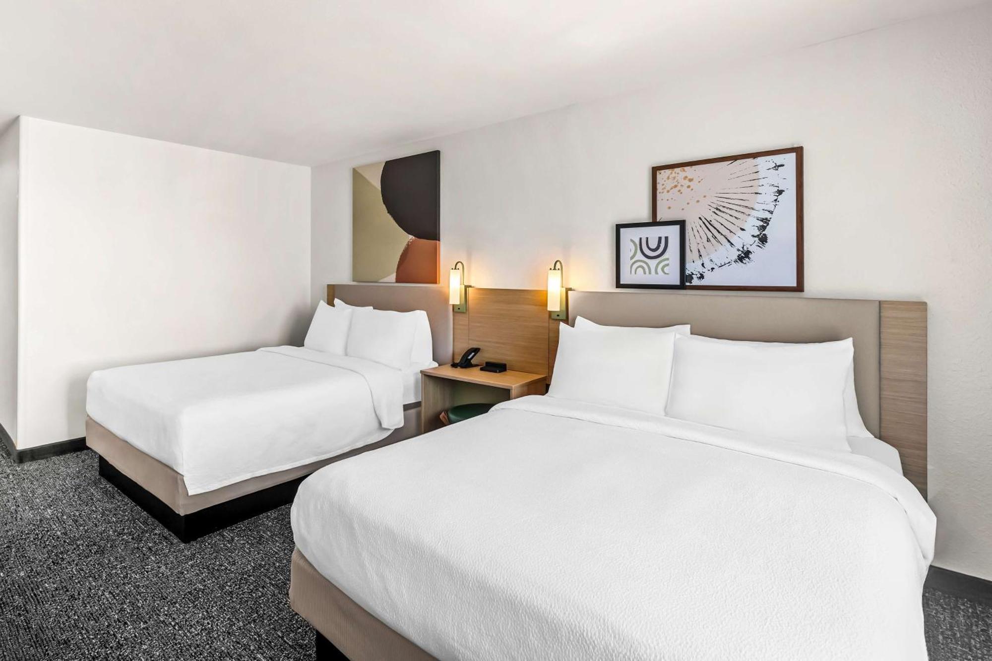 Spark By Hilton Hotel 3*
